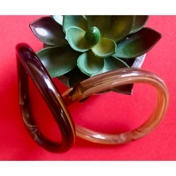 Gorgeous Vintage Free Form Marbled Lucite Bangle Bracelets - Picture 3 of 3